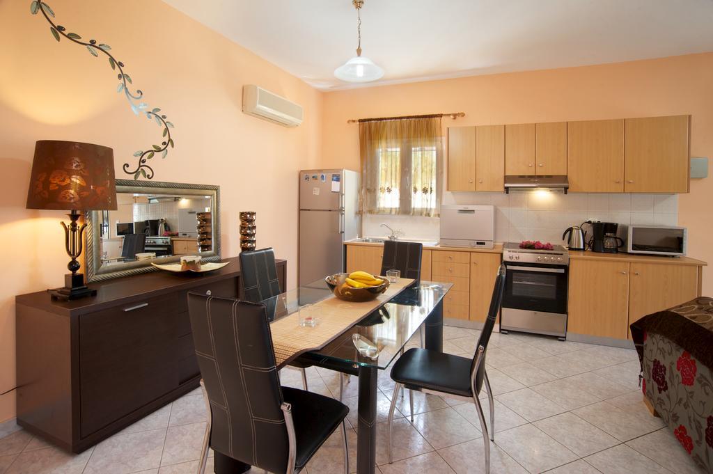 George Apartments Лурдата Стая снимка